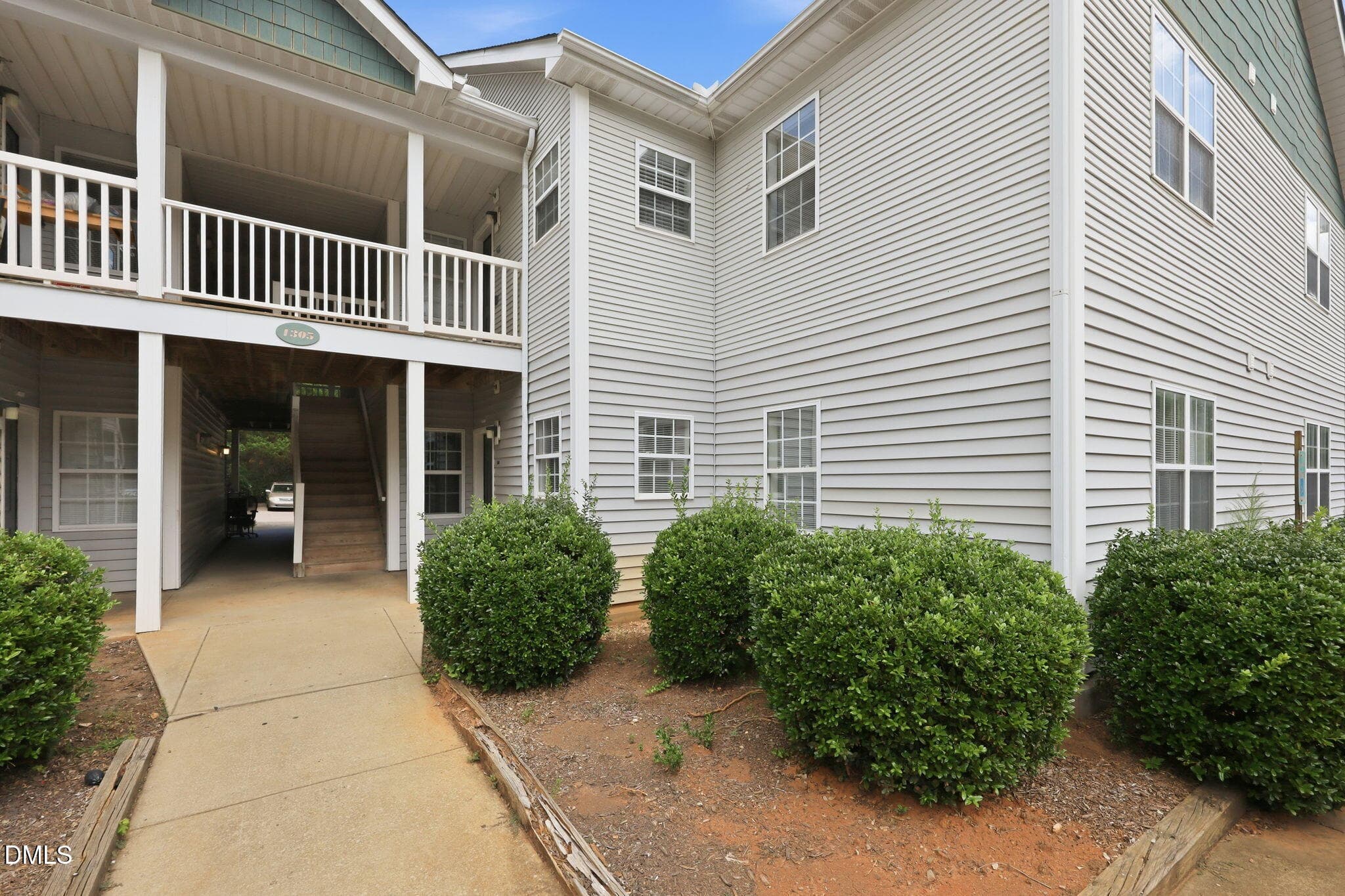 43-web-or-mls-IMG_2857 - 1305 Kent Road, Raleigh, NC 27606, Raleigh