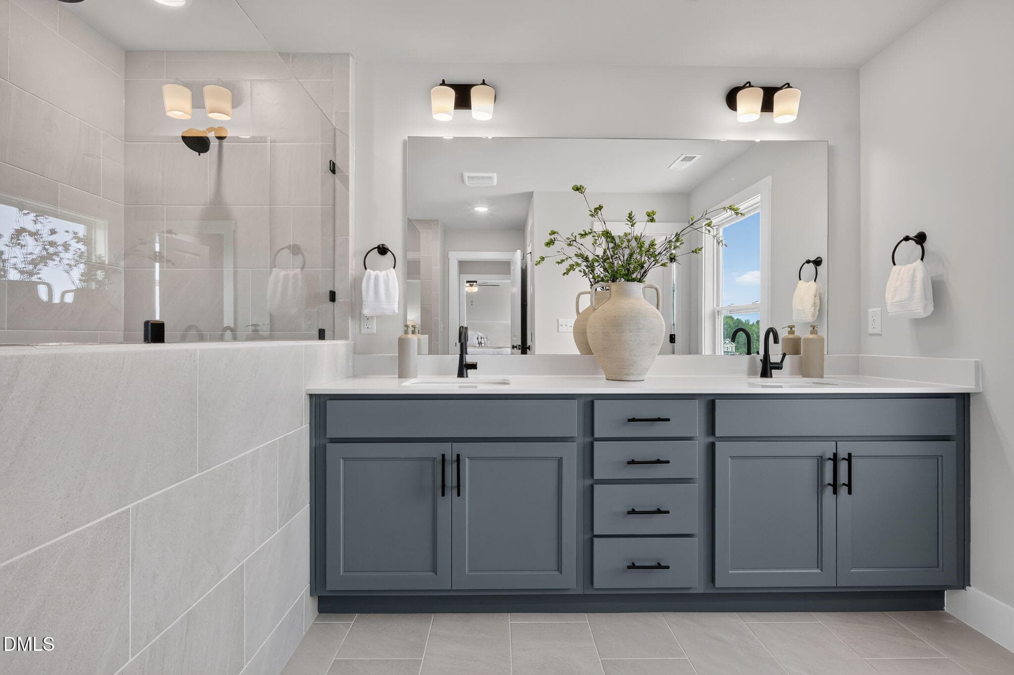 Owners Bathroom - 239 Sweetfern Lane, Zebulon, NC 27597