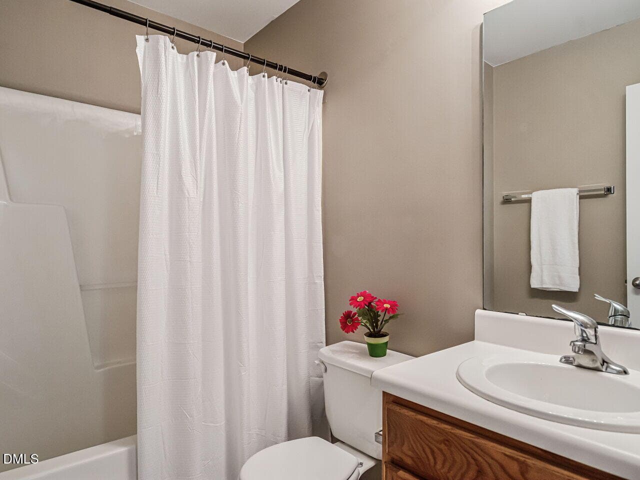024-1280x960-bathroom - 1221 Maroon Drive, Durham, NC 27713, Durham
