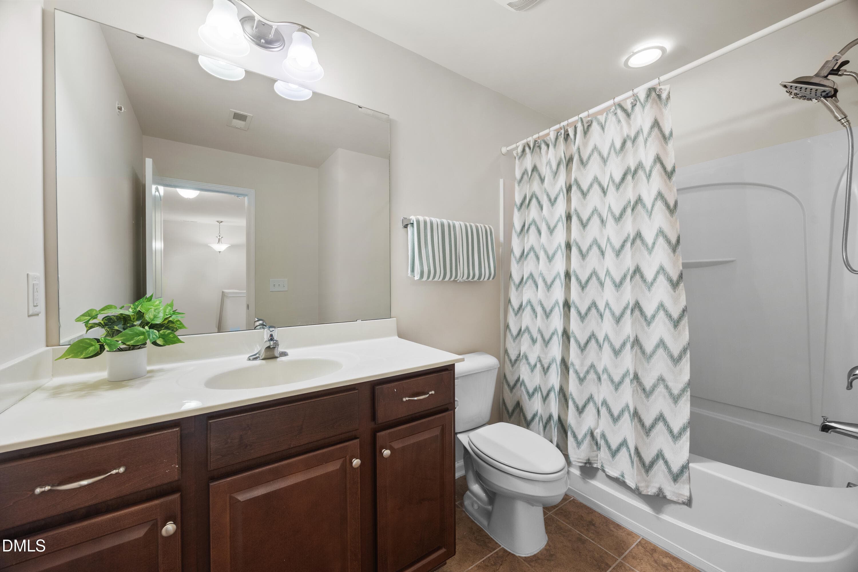 Upstairs bath - 9333 Falkwood Road, Raleigh, NC 27617, Raleigh