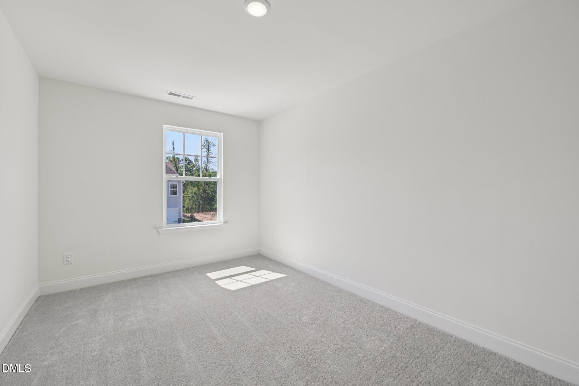 29-web-or-mls-Kensley Grv Ln-2406-029 - 658 Sefton Park Drive, Zebulon, NC 27597