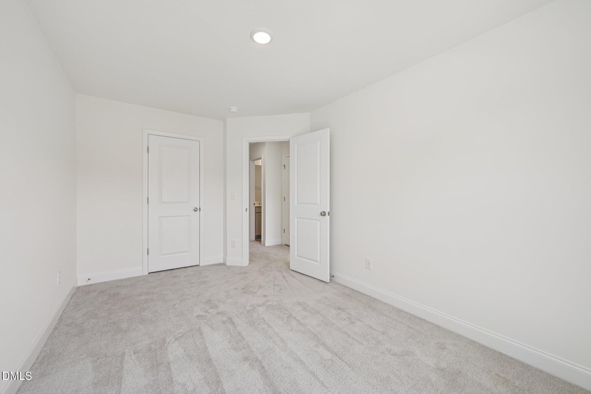 30-web-or-mls-Kensley Grv Ln-2406-030 - 658 Sefton Park Drive, Zebulon, NC 27597