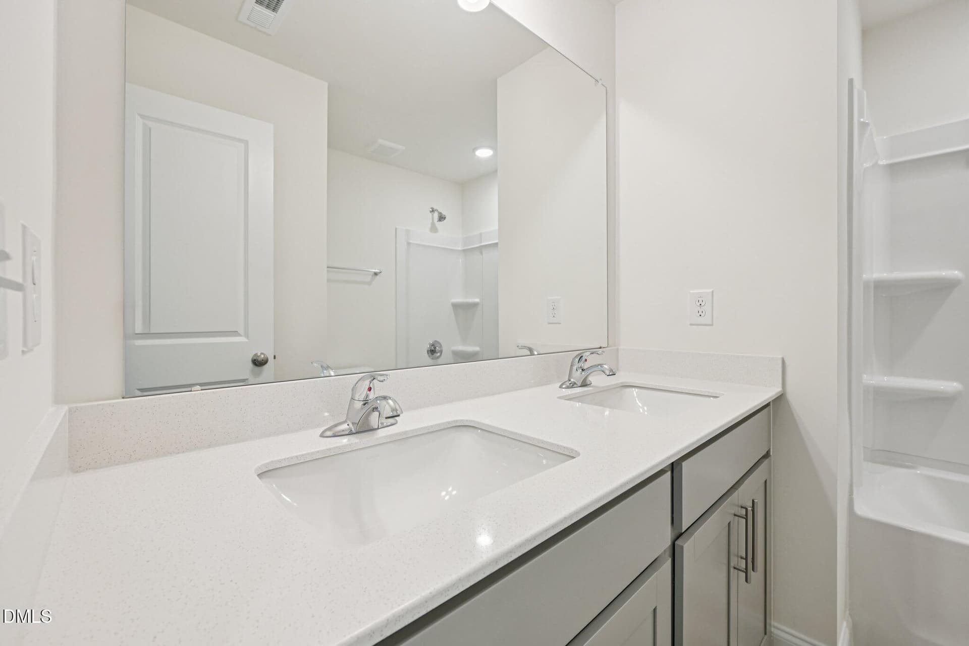 31-web-or-mls-Kensley Grv Ln-2406-031 - 658 Sefton Park Drive, Zebulon, NC 27597