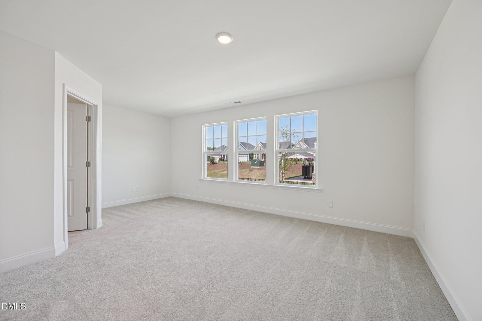 38-web-or-mls-Kensley Grv Ln-2406-038 - 658 Sefton Park Drive, Zebulon, NC 27597