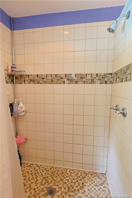 Upstairs Walk-In Shower - 641 Sunridge Drive, Cameron, NC 28326