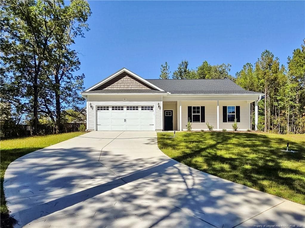 40 Quarter Court, Spring Lake, NC 28390