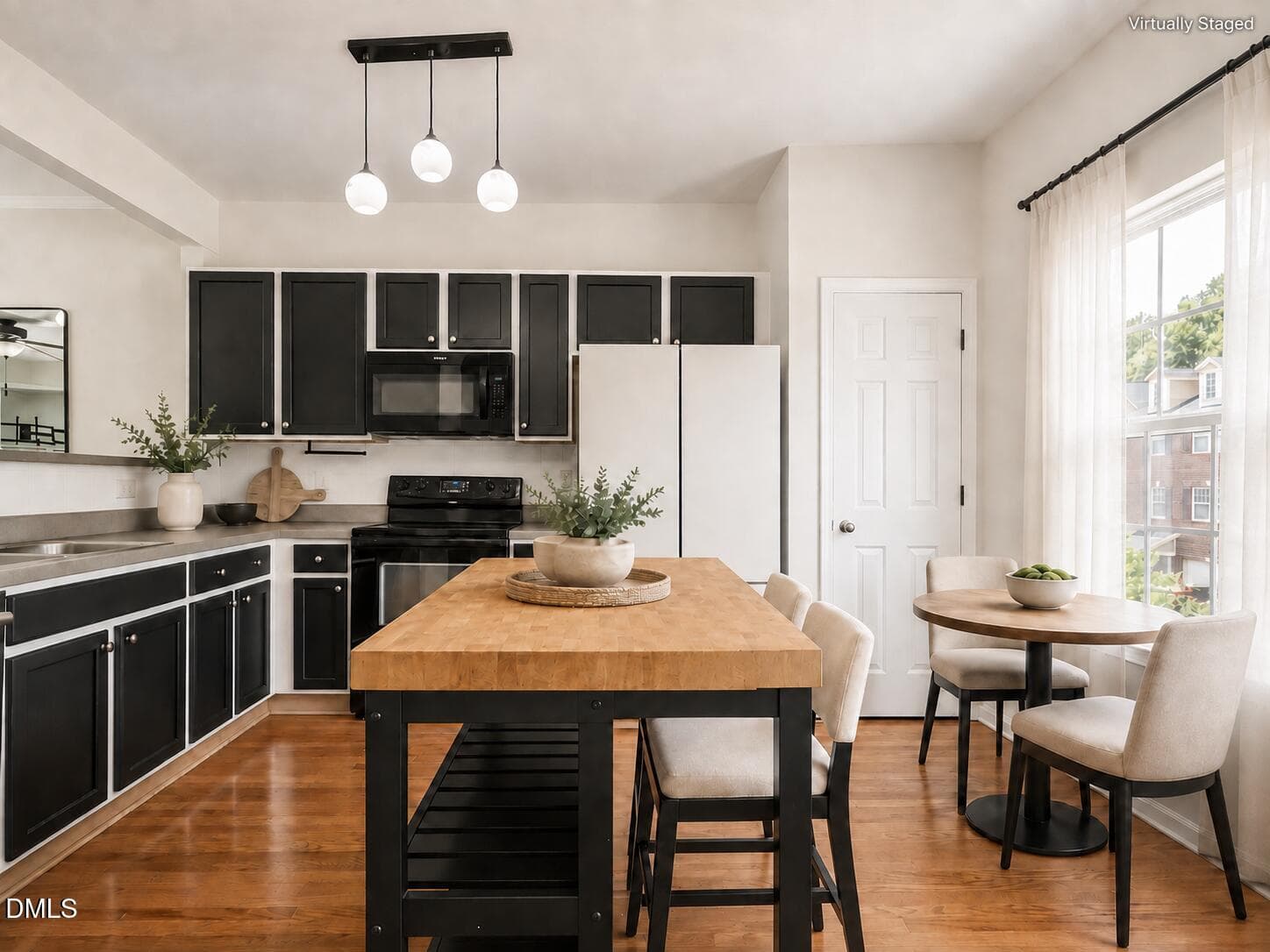 5 VS Kitchen_Bistro with watermark - 100 Gallent Hedge Trail, Apex, NC 27539