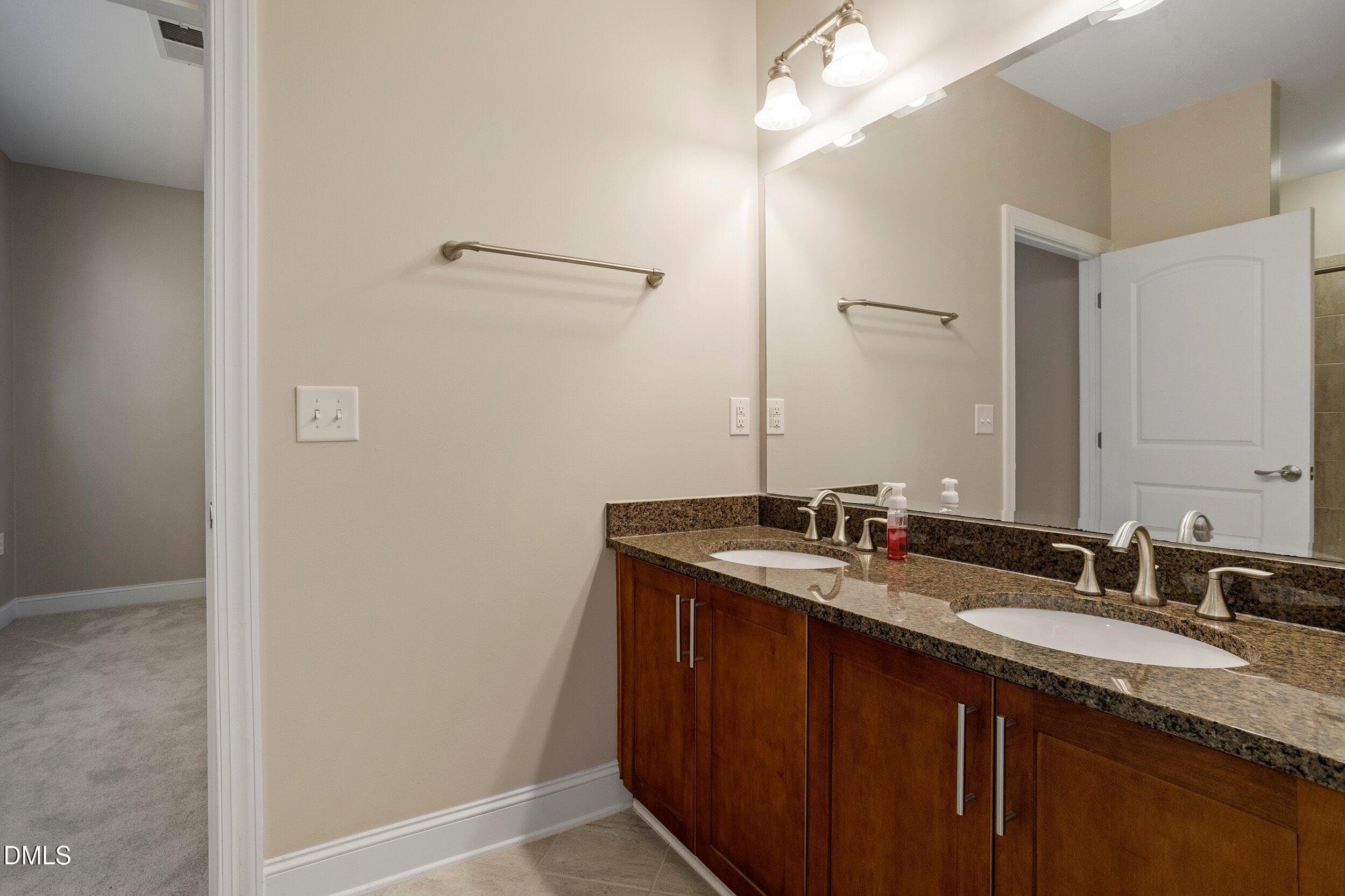 31-2000 Southpoint Landing Way [3309473] - 2000 Southpoint Landing Way 2101, Durham, NC 27707, Durham