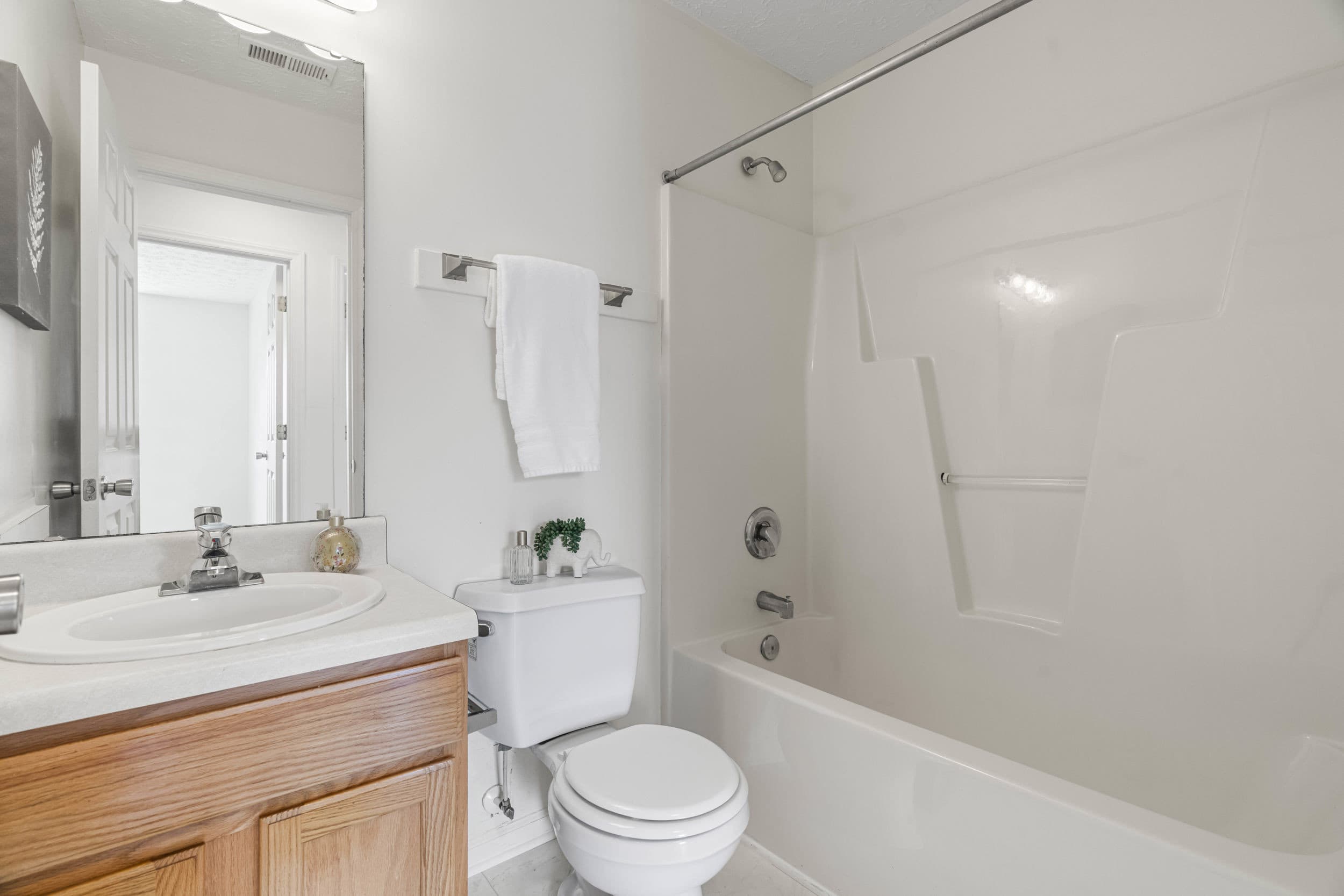 26_hall-bath.jpg - 4121 Tensity Drive, Raleigh, NC 27604, Raleigh