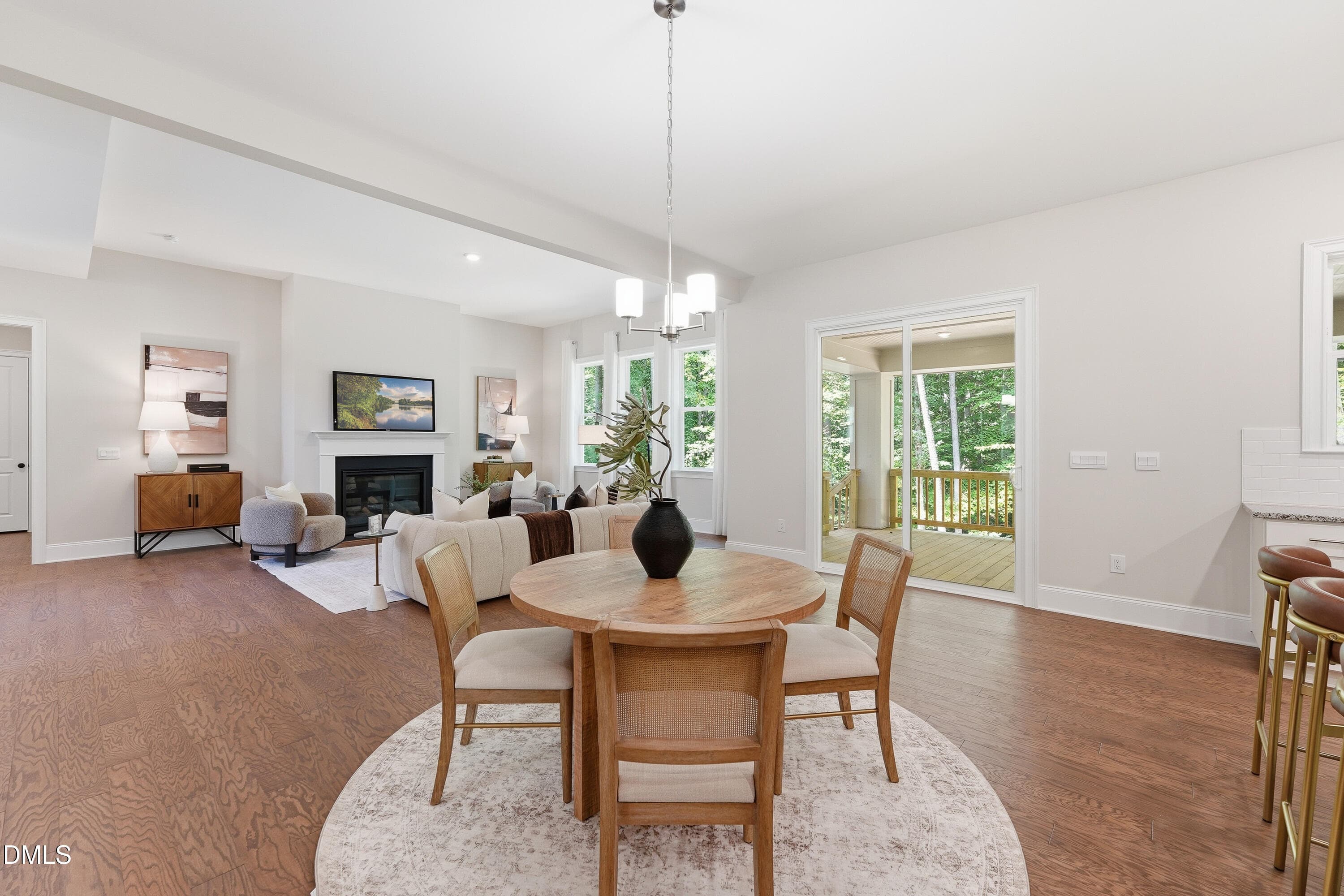 Casual Dining - 290 Twisted Oak Way, Chapel Hill, NC 27517, Chapel Hill
