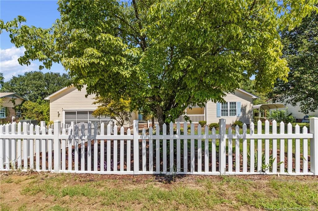Photo 2 - 802 Darlington Drive, Fayetteville, NC 28311, Fayetteville