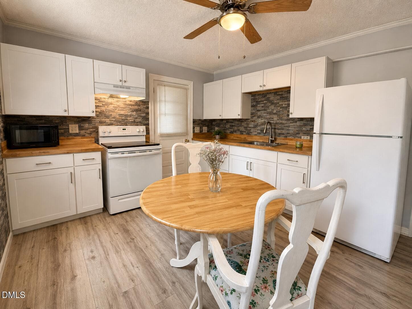 Spacious eat in kitchen - 417 Boundary Street, Haw River, NC 27258