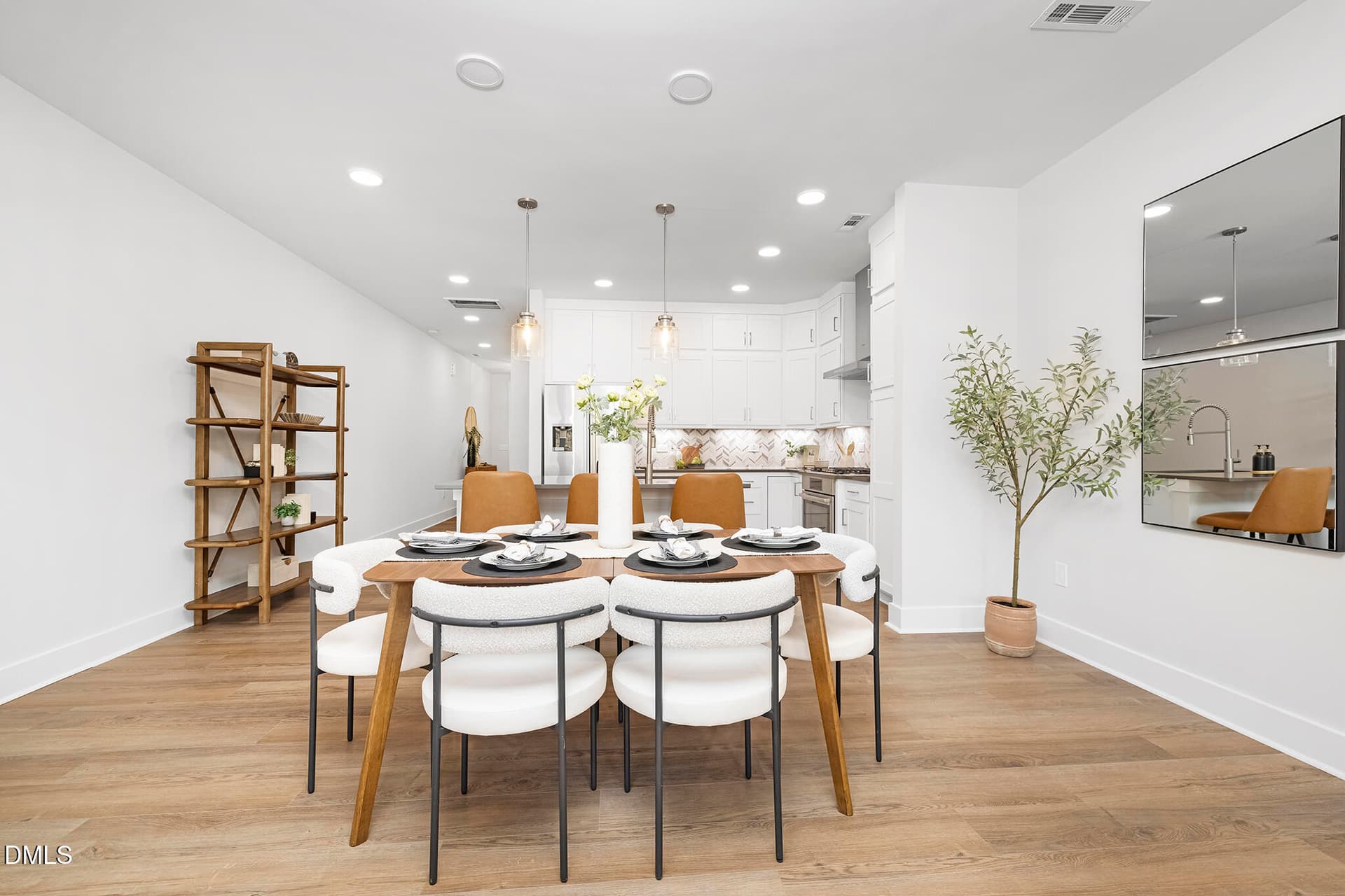 Casual Dining - 631 Cable Court, Apex, NC 27523