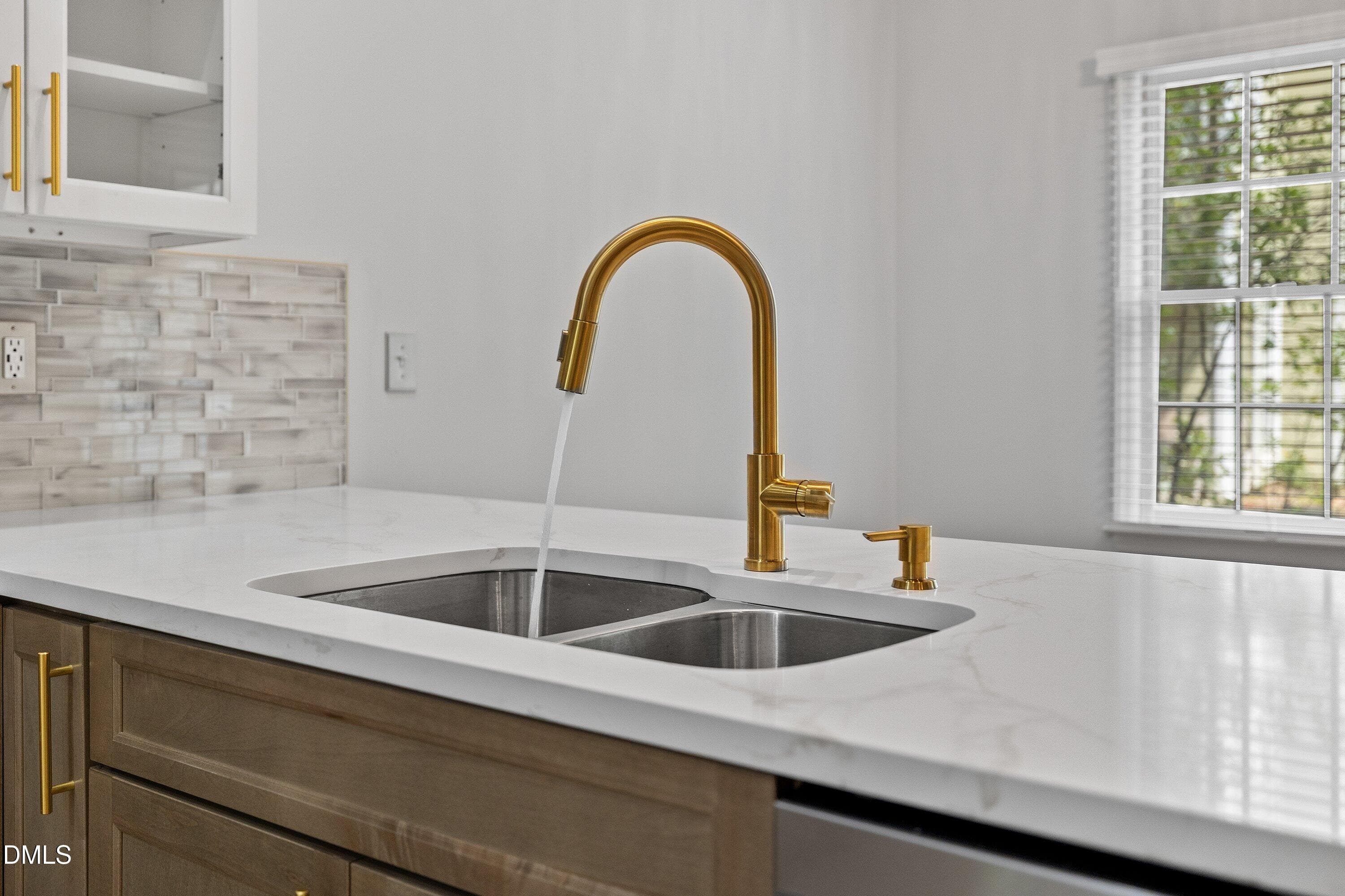 17a-1201 Deptford_6572 - 1201 Deptford Court, Raleigh, NC 27609, Raleigh