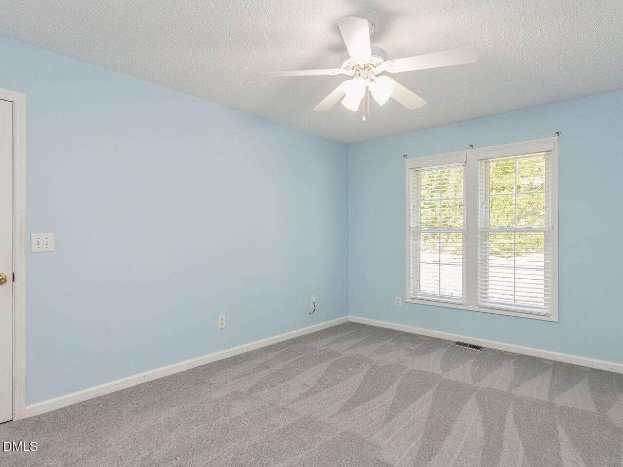 014-1280x960-photo - 3337 Neptune Drive, Raleigh, NC 27604, Raleigh