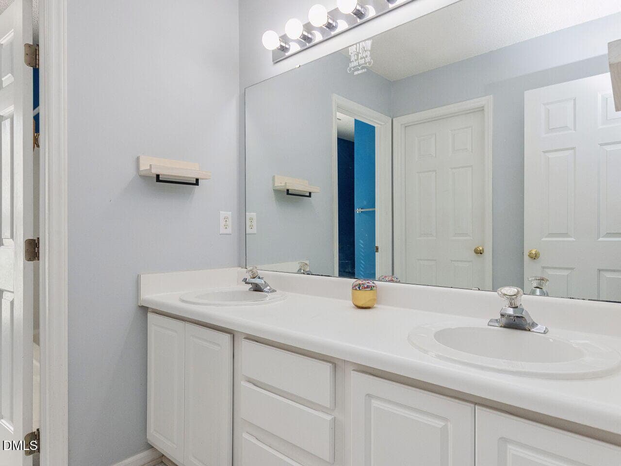 016-1280x960-photo - 3337 Neptune Drive, Raleigh, NC 27604, Raleigh