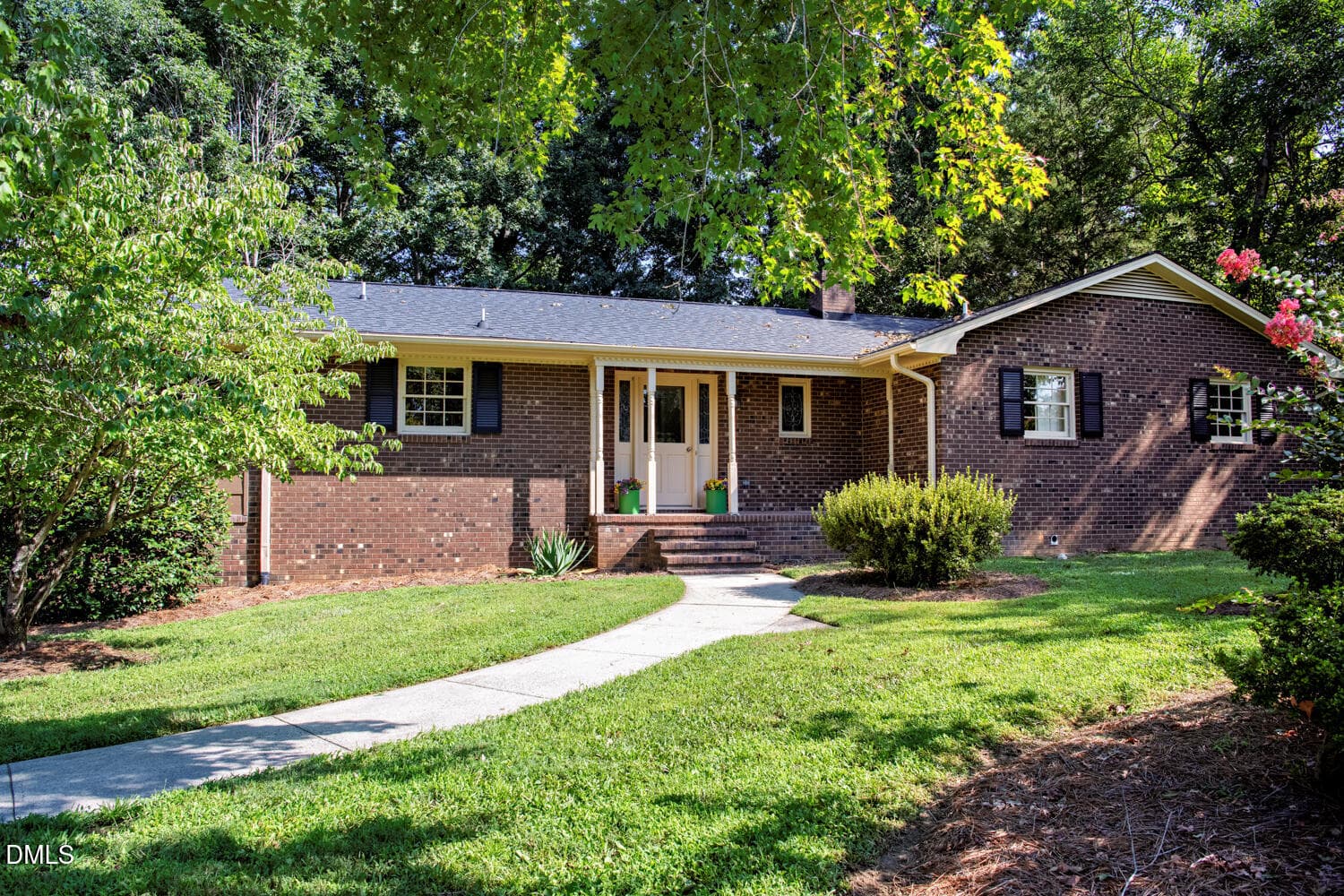 Great curb appeal - 1921 Henry Road, Graham, NC 27253