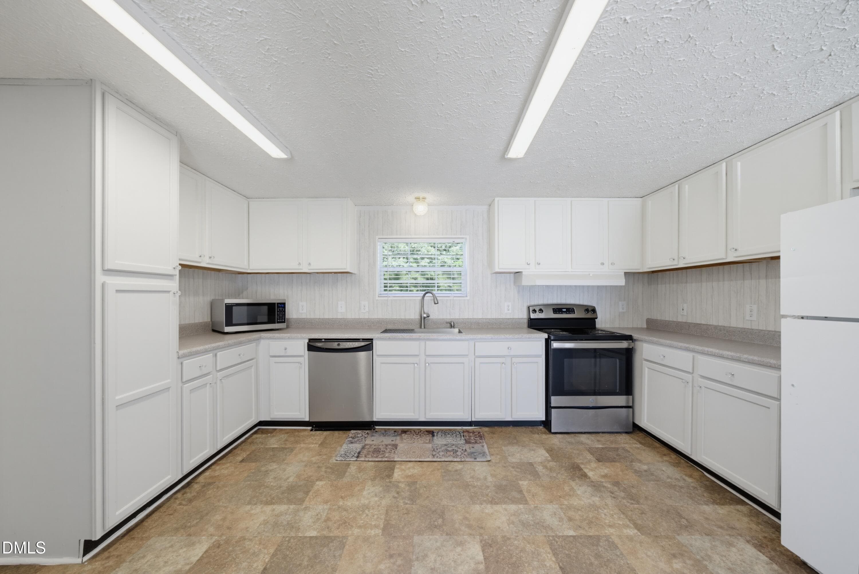 kitchen full - 523 County Line Road, Manson, NC 27553