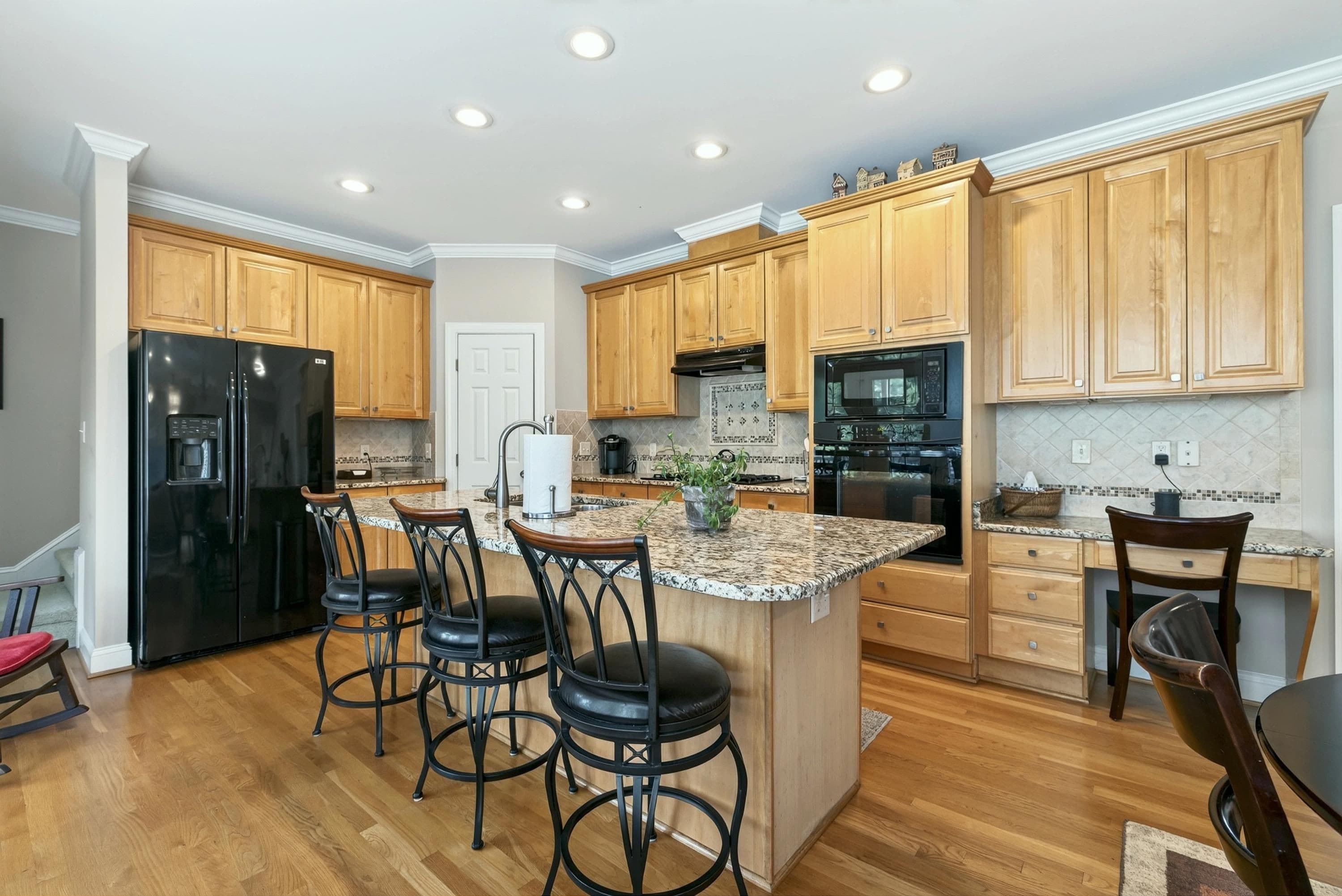 Gas cooktop, wall oven, microwave - 3024 Whitehart Lane, Raleigh, NC 27606, Raleigh