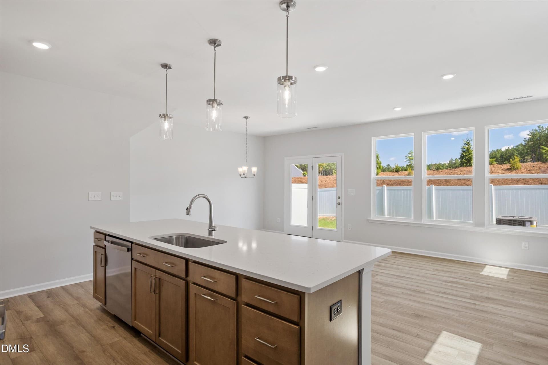 FMWeb07 - 909 Westerland Way 83, Durham, NC 27703