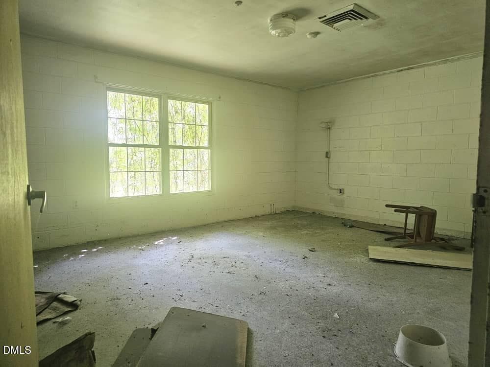310 Dr M L King Jr Ave Enfield Room - 310 N Dr M L King Jr Avenue, Enfield, NC 27823