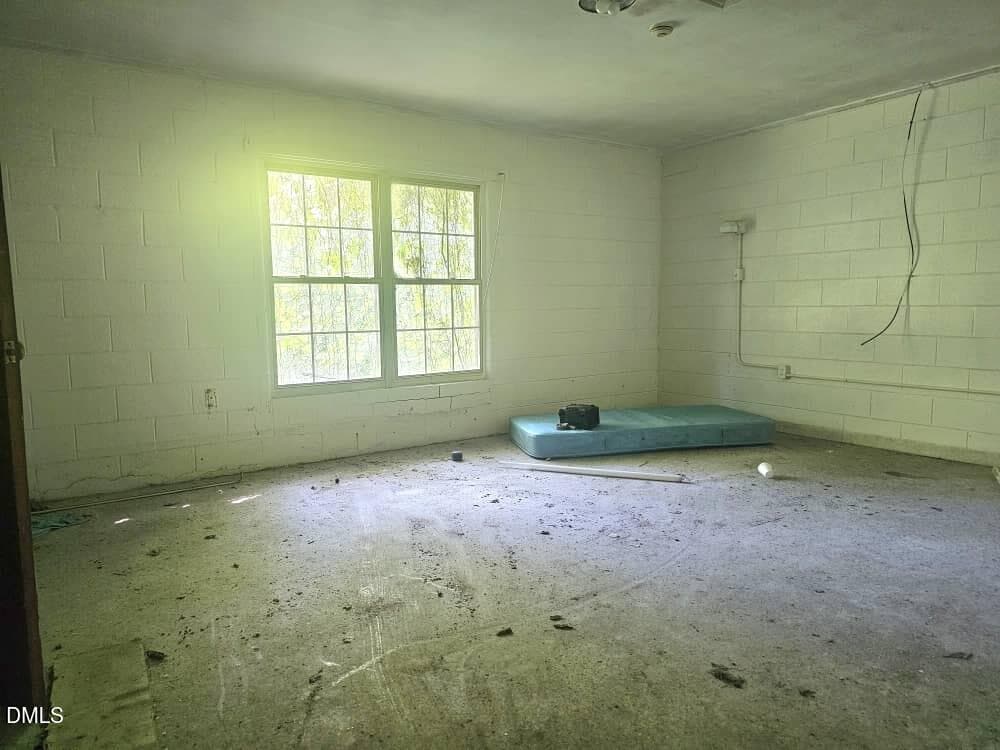 310 Dr M L King Jr Ave Enfield Room Samp - 310 N Dr M L King Jr Avenue, Enfield, NC 27823