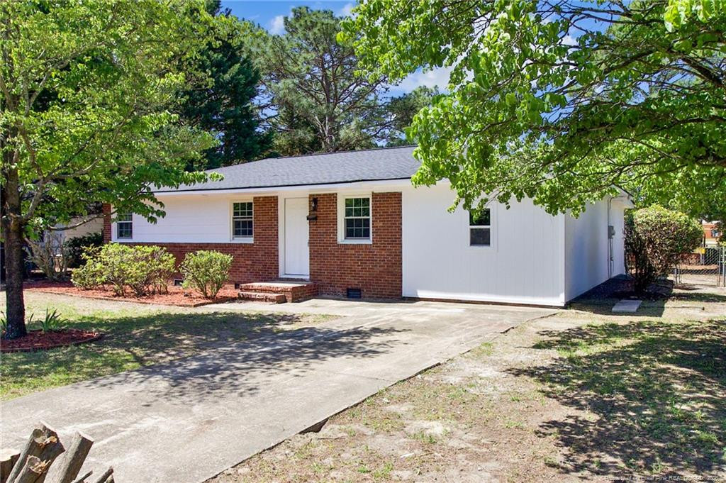 Photo 2 - 1826 Wayne Lane, Fayetteville, NC 28304, Fayetteville