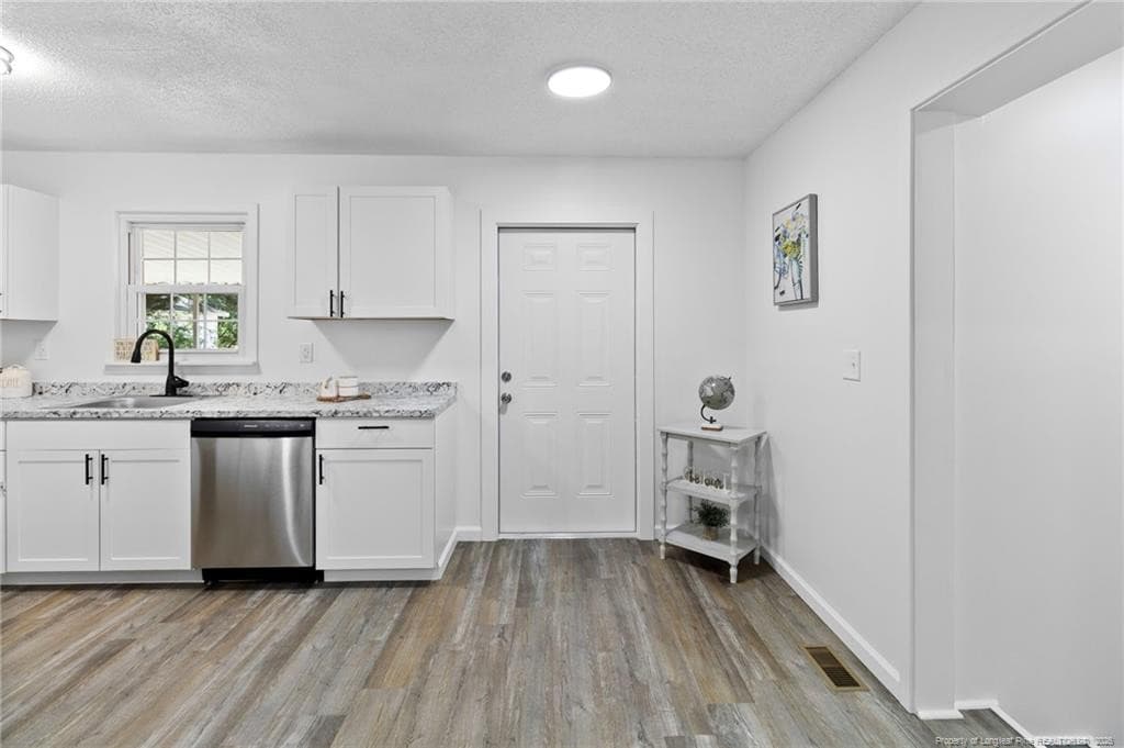 Photo 5 - 1826 Wayne Lane, Fayetteville, NC 28304, Fayetteville