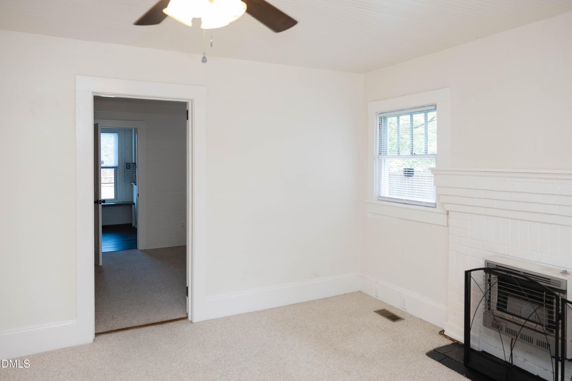 Living room - 706 S Magnolia, Dunn, NC 28334