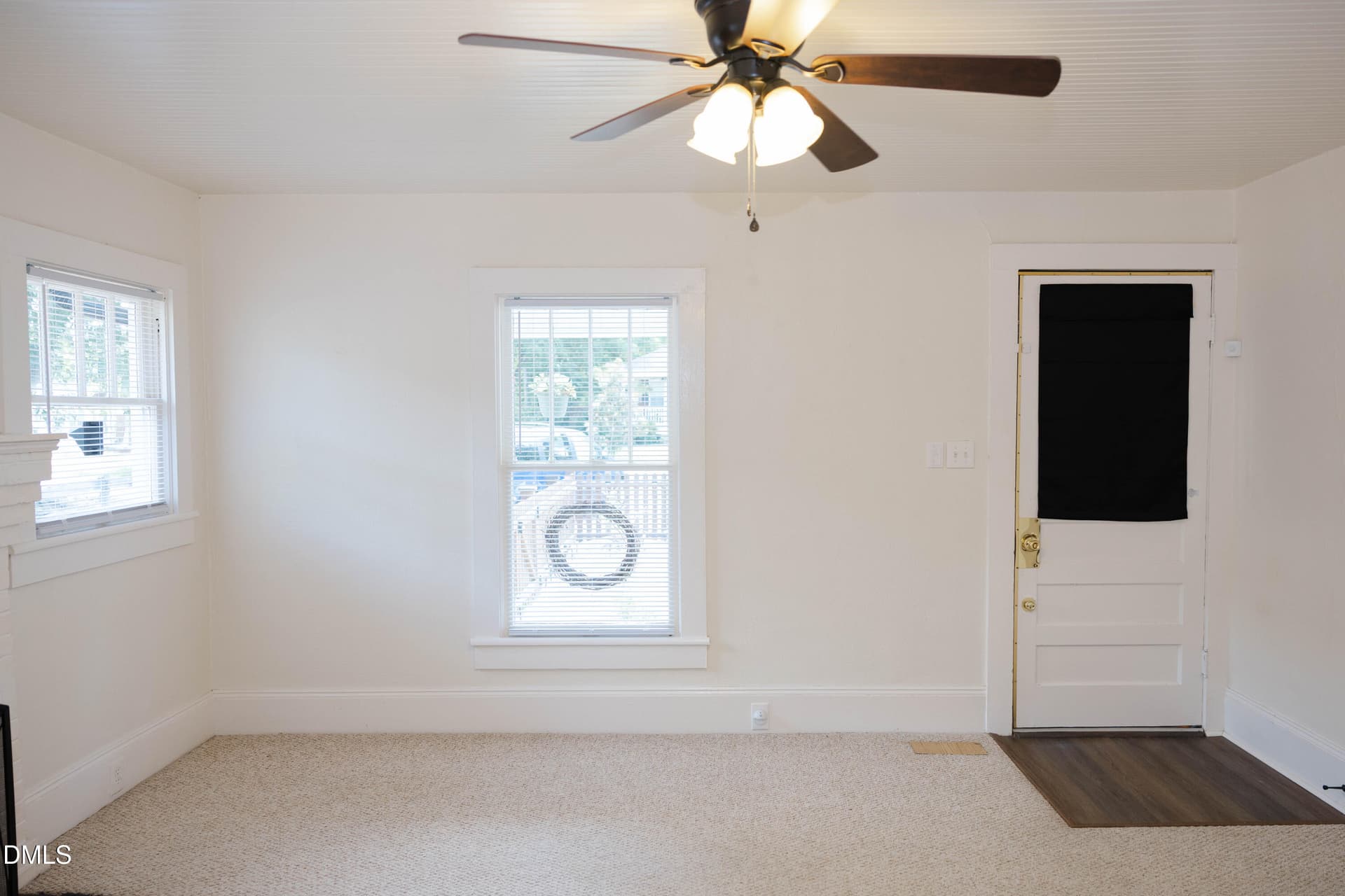 Living room - 706 S Magnolia, Dunn, NC 28334