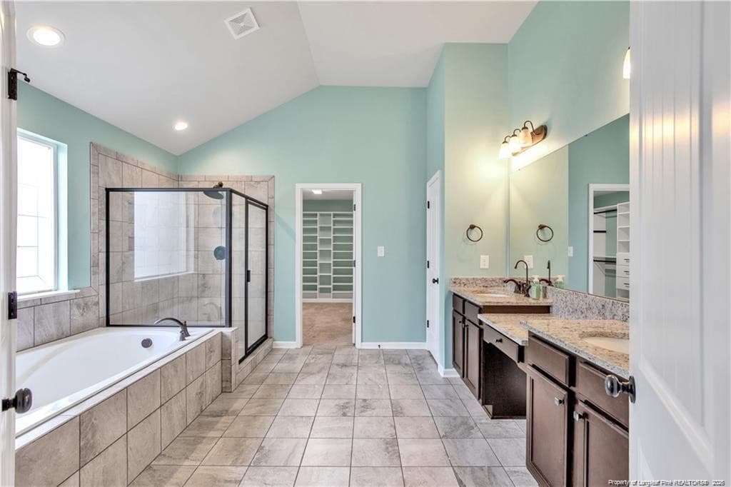 Owners Suite bath - 6132 Shannon Woods Way, Hope Mills, NC 28348
