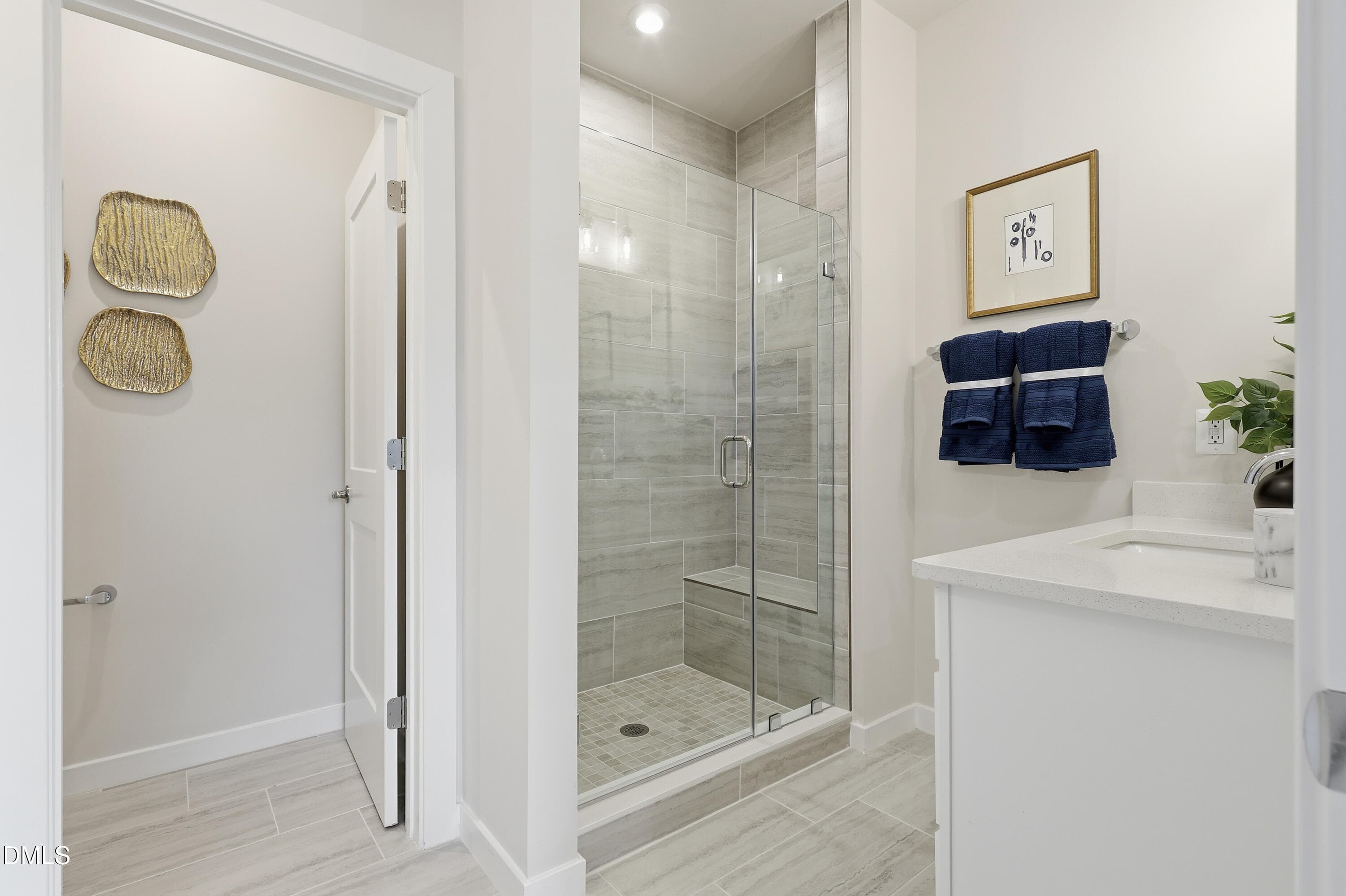 Ensuite Bath - 1400 Granholm Road 302, Cary, NC 27519, Cary