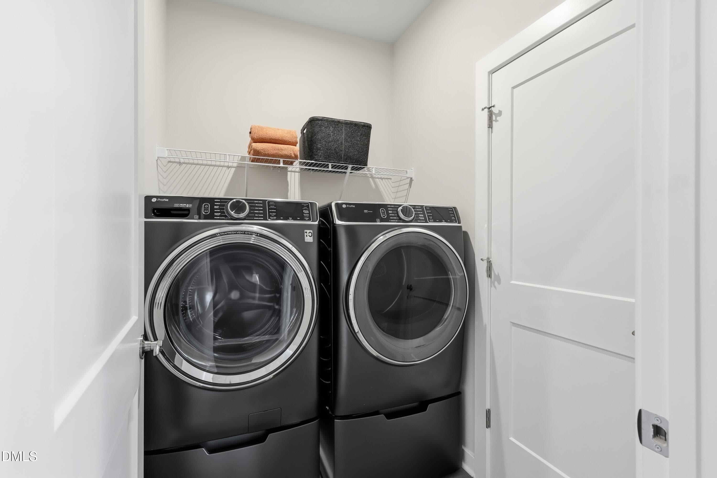 Laundry Room - 1400 Granholm Road 302, Cary, NC 27519, Cary