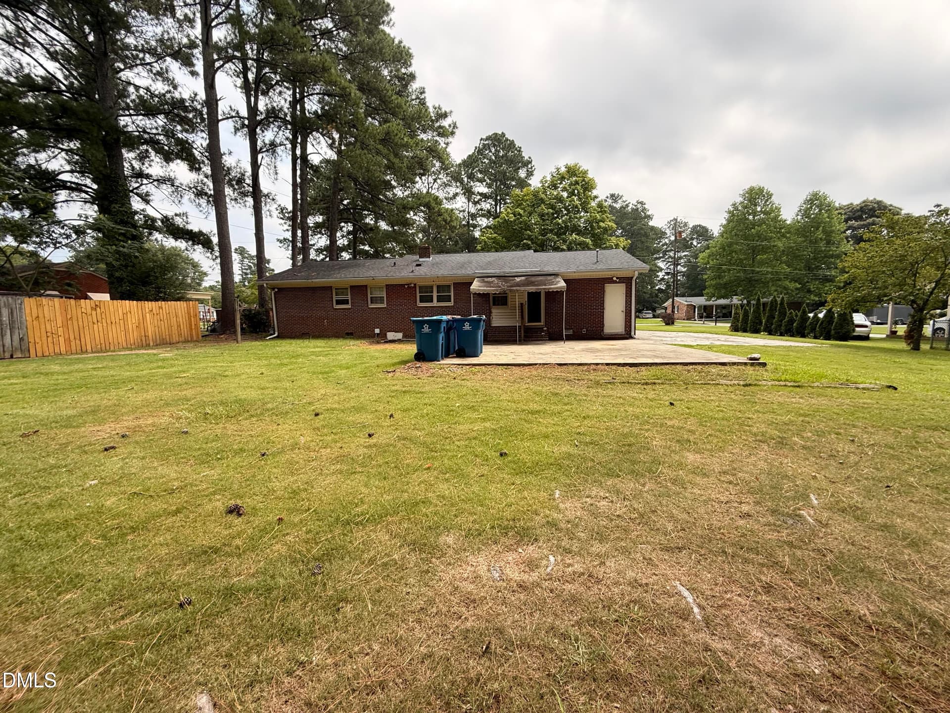 IMG_9982 - 803 W Morris Circle, Dunn, NC 28334