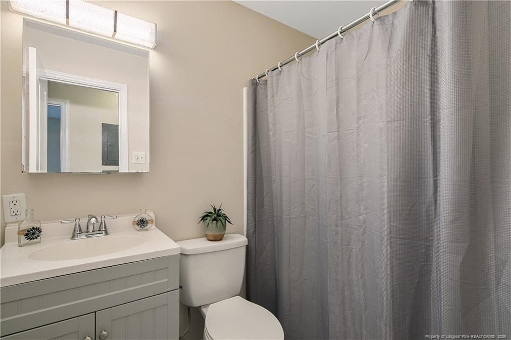 Hall Bathroom - 5404 Sandstone Drive, Fayetteville, NC 28311, Fayetteville