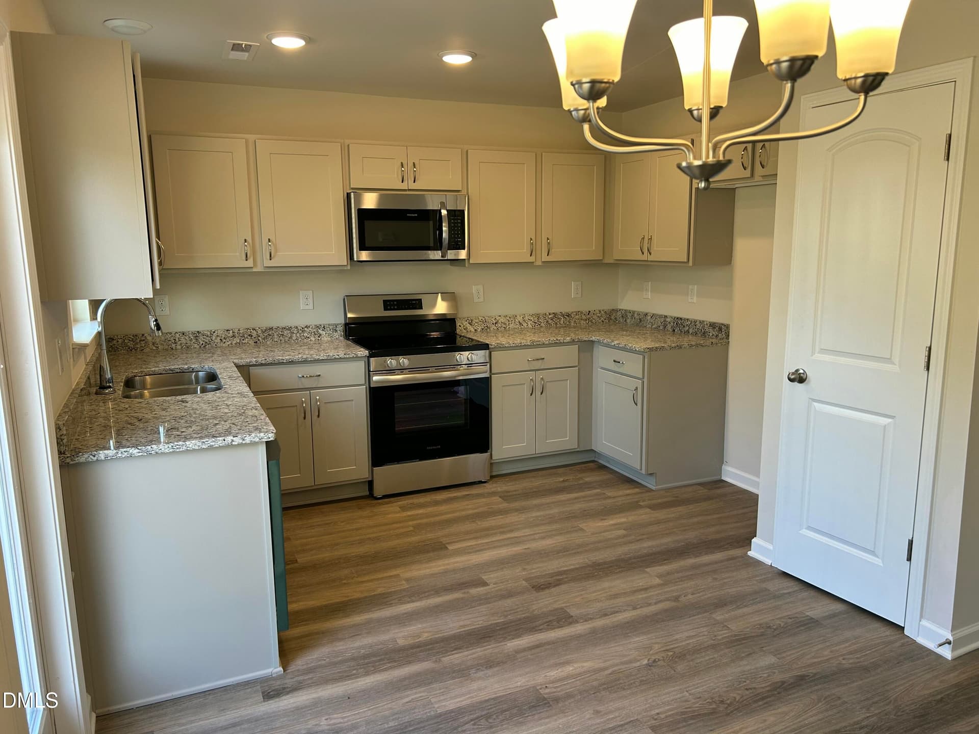 Kitchen - 197 Slatestone Road, Washington, NC 27889