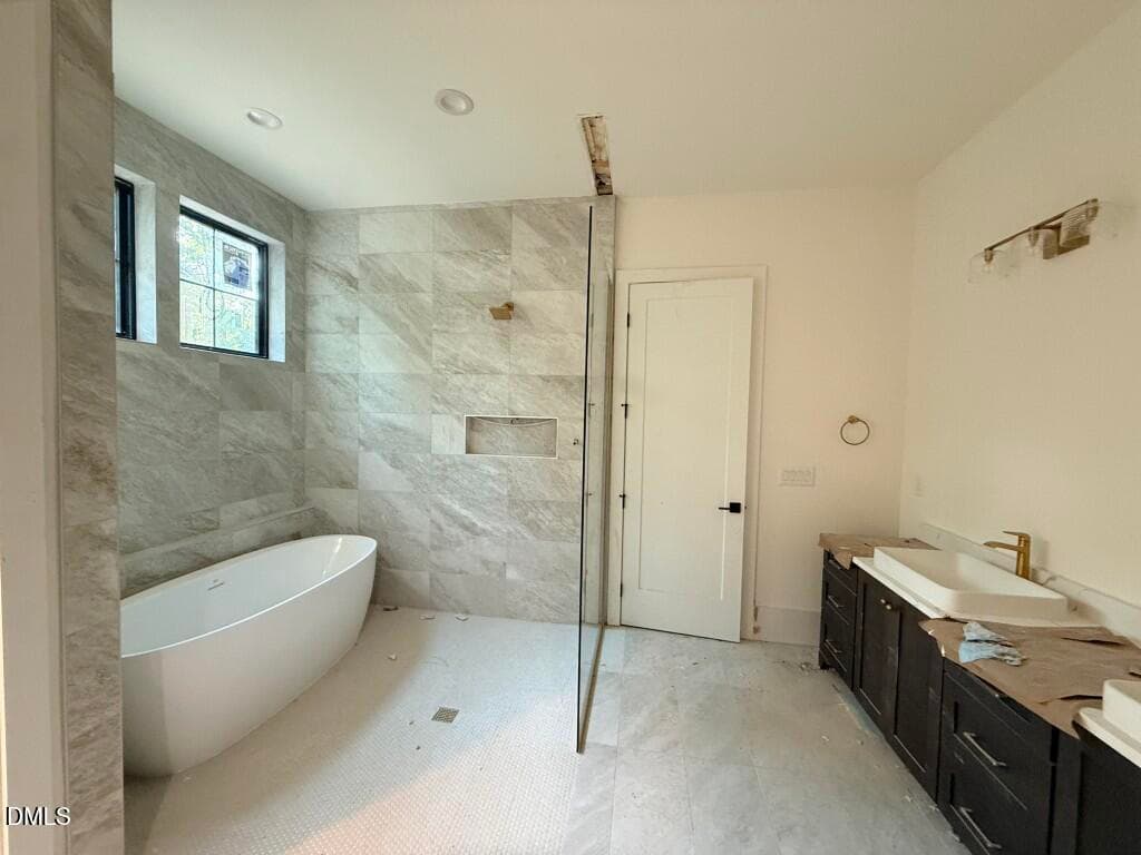 21 - Primary Bath Tub and Shower (Medium - 5904 Leone Pride Circle, Raleigh, NC 27603, Raleigh
