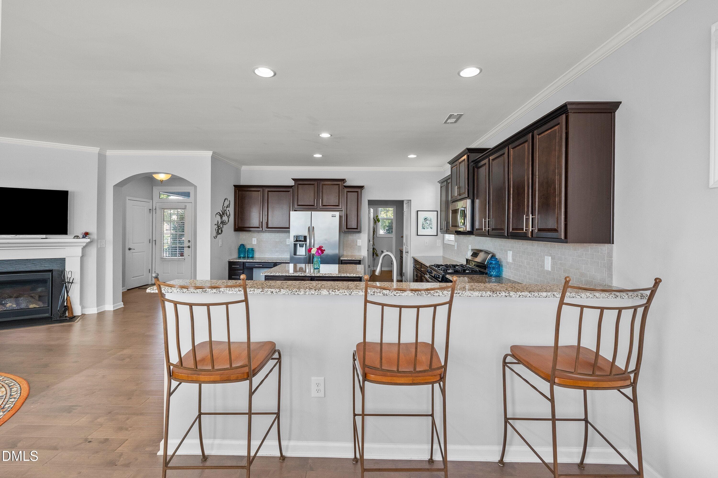 Breakfast bar - 1005 Woodland Grove Way, Wake Forest, NC 27587, Wake Forest