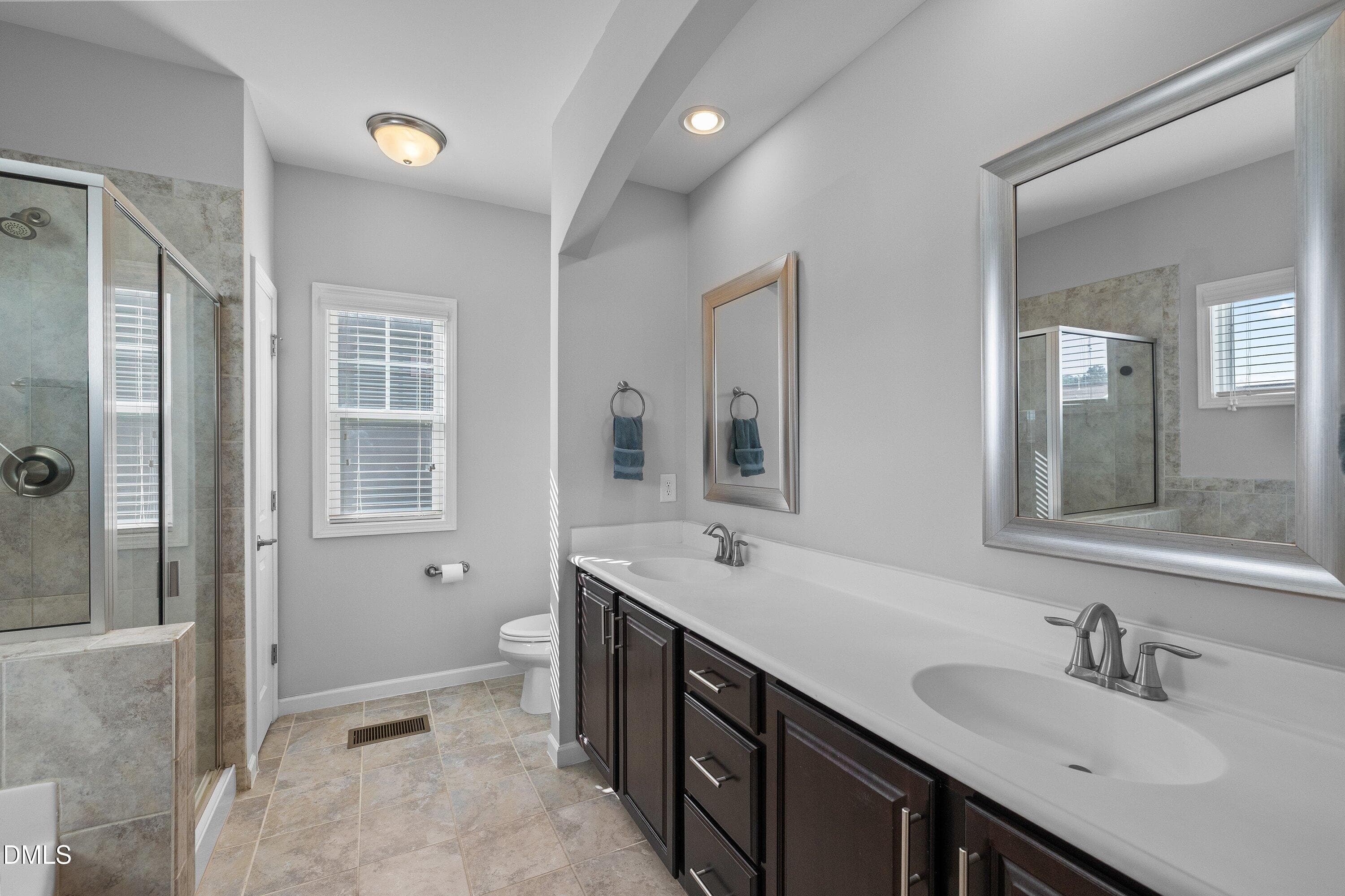 Owner suite bathroom - 1005 Woodland Grove Way, Wake Forest, NC 27587, Wake Forest