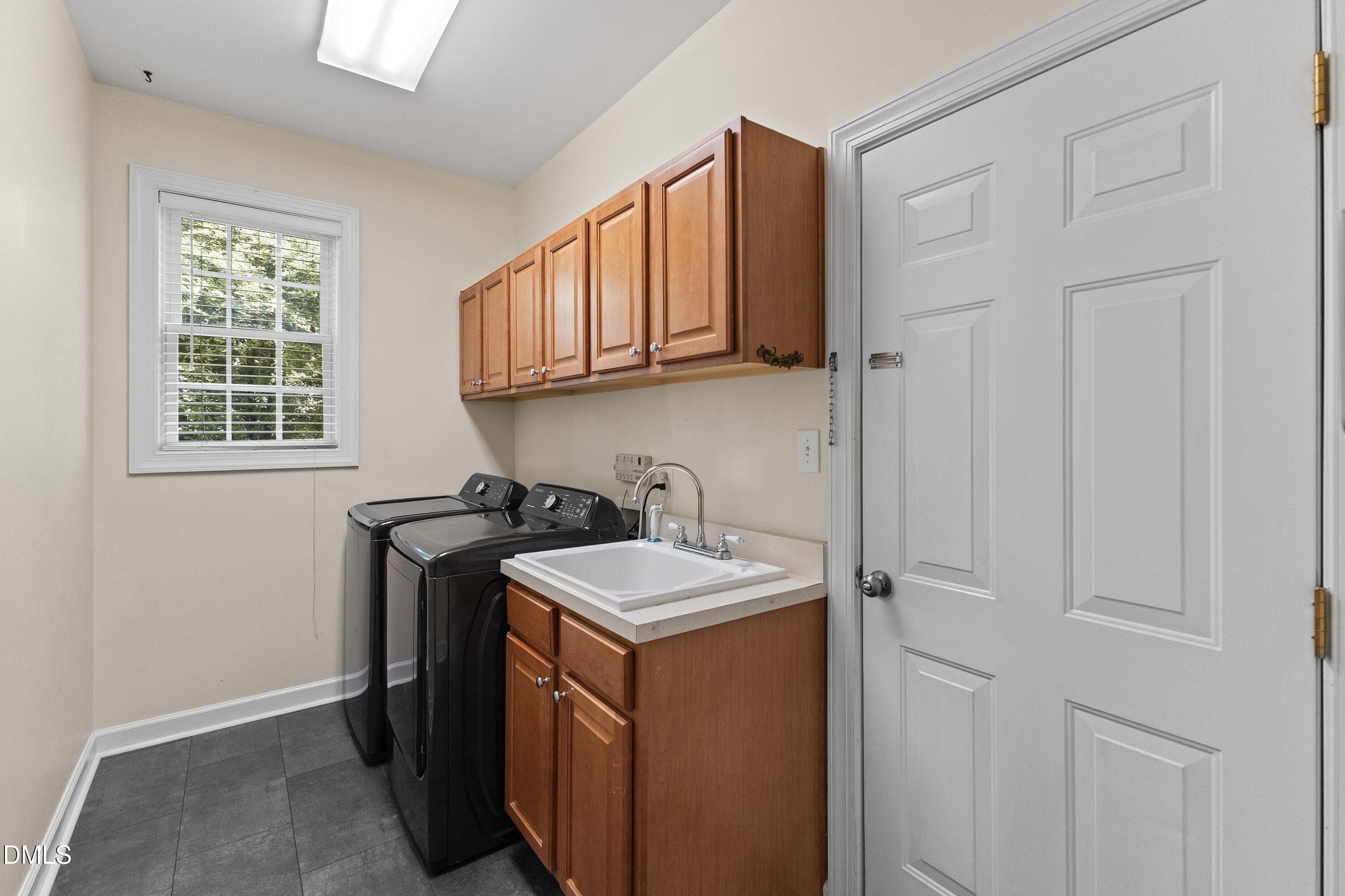 Laundry - 12104 Pawleys Mill Circle, Raleigh, NC 27614, Raleigh