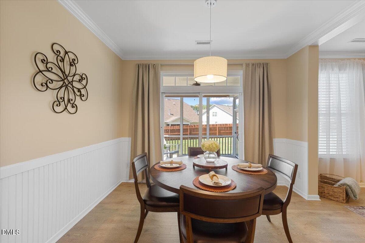 Breakfast area - 819 Lake Artesia Lane, Fuquay Varina, NC 27526
