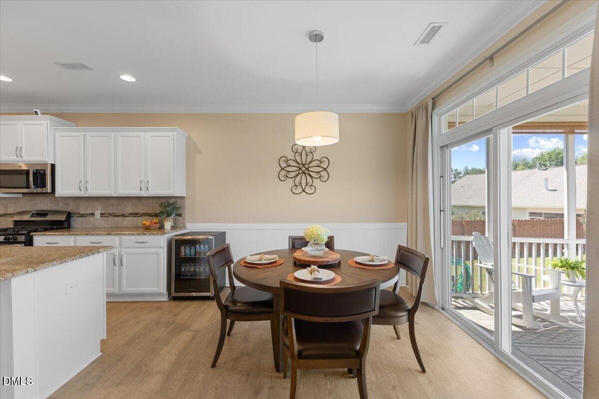 Breakfast area - 819 Lake Artesia Lane, Fuquay Varina, NC 27526