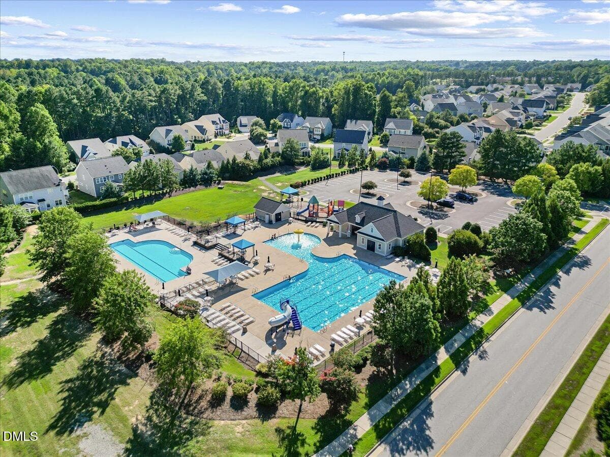 Community pool - 819 Lake Artesia Lane, Fuquay Varina, NC 27526