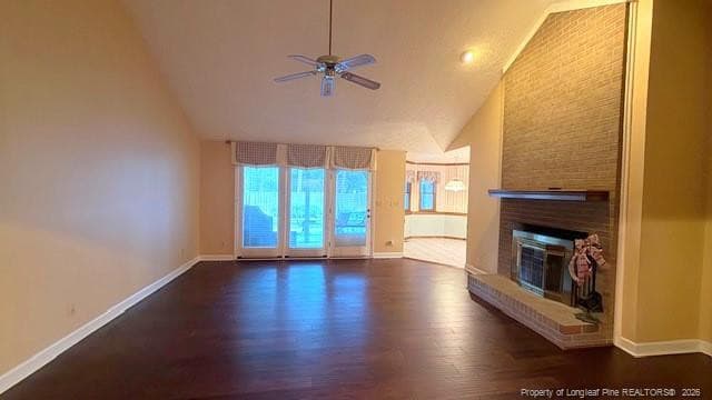 Great Room has Vaulted Ceiling - 6463 Windy Creek Way, Fayetteville, NC 28306, Fayetteville