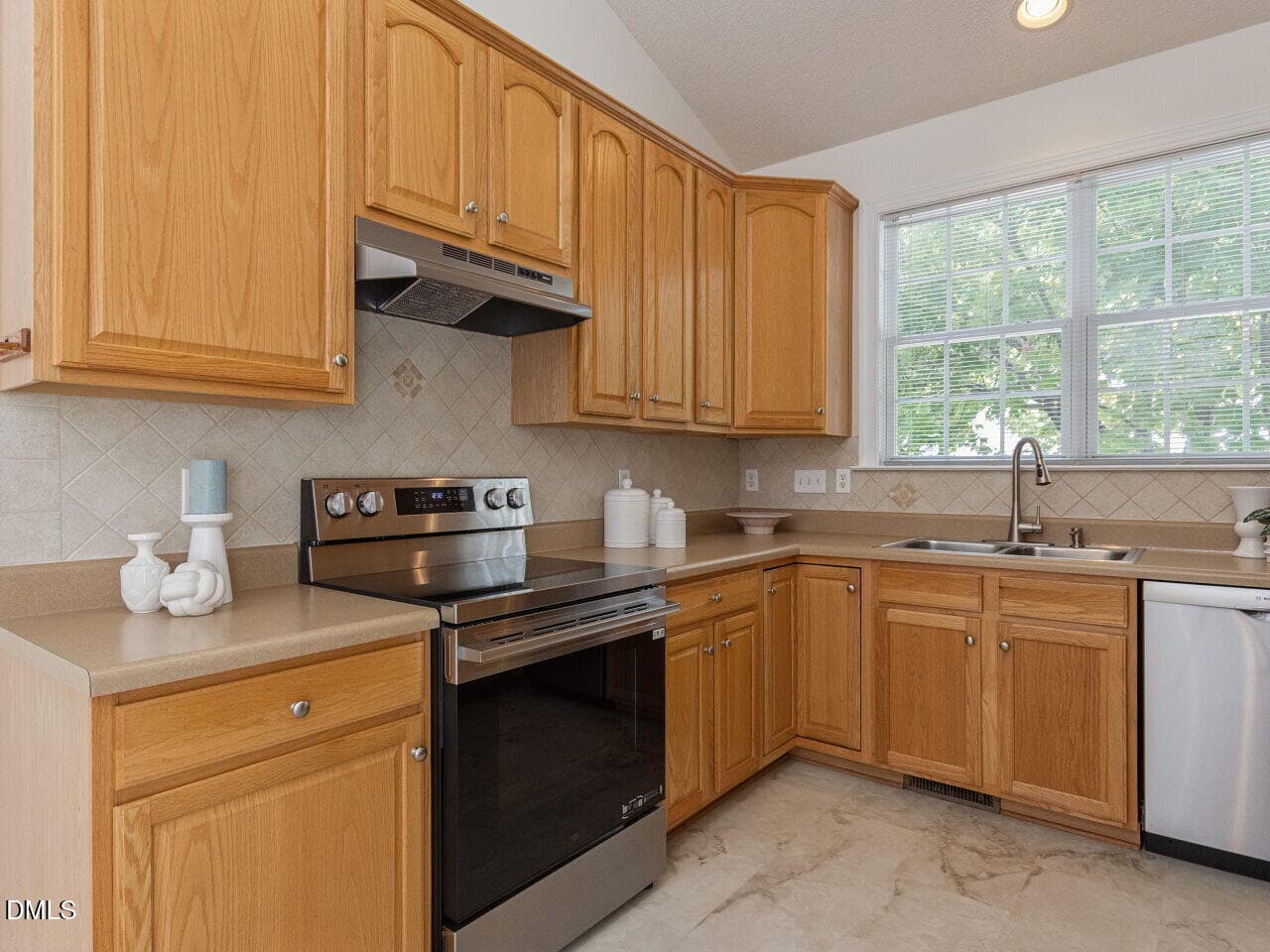 005-1280x960-photo - 105 Rockport Ridge Way, Cary, NC 27519