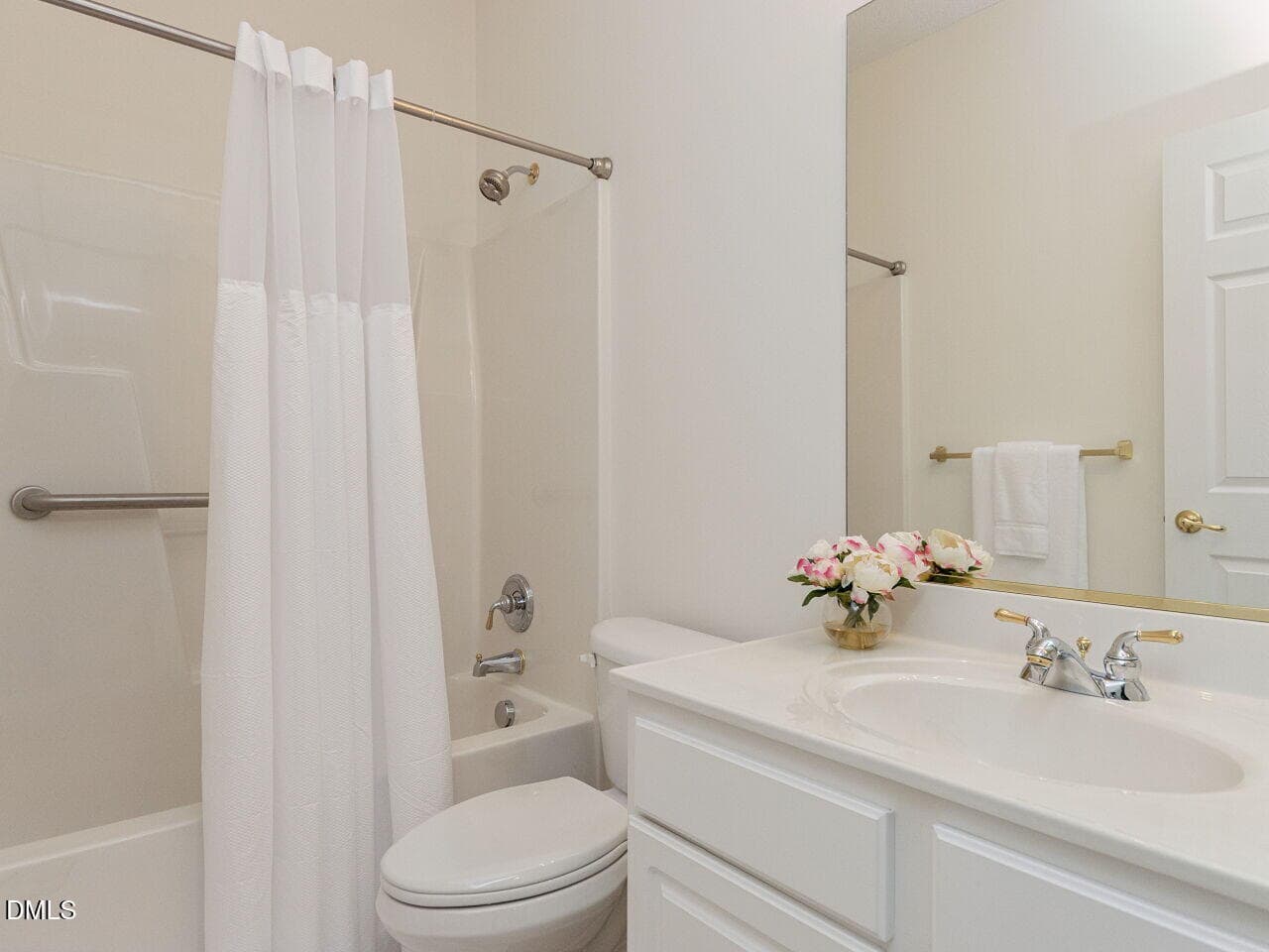 024-1280x960-photo - 105 Rockport Ridge Way, Cary, NC 27519