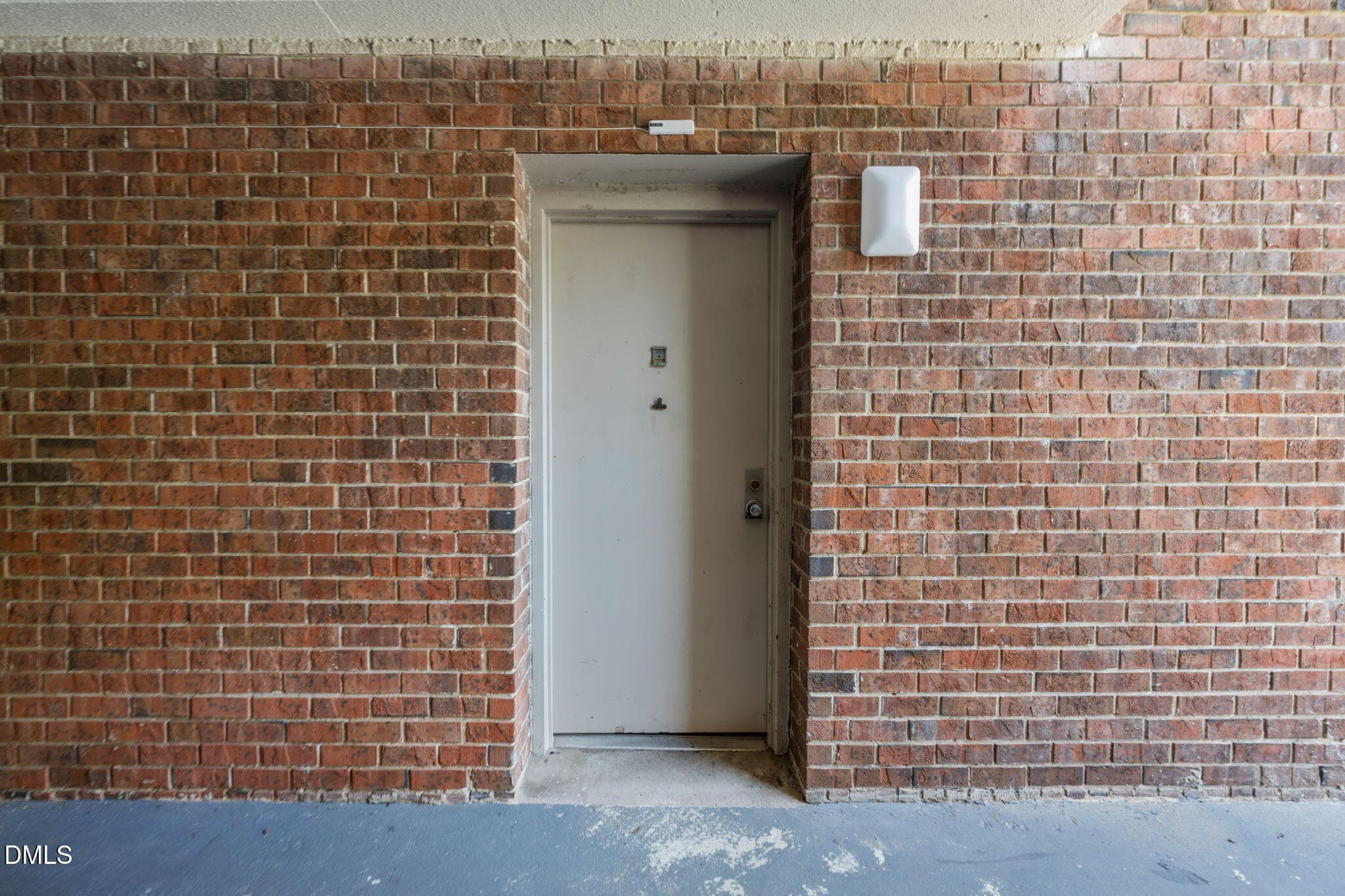 3-web-or-mls-untitled-24 - 500 Umstead Drive 208, Chapel Hill, NC 27516, Chapel Hill