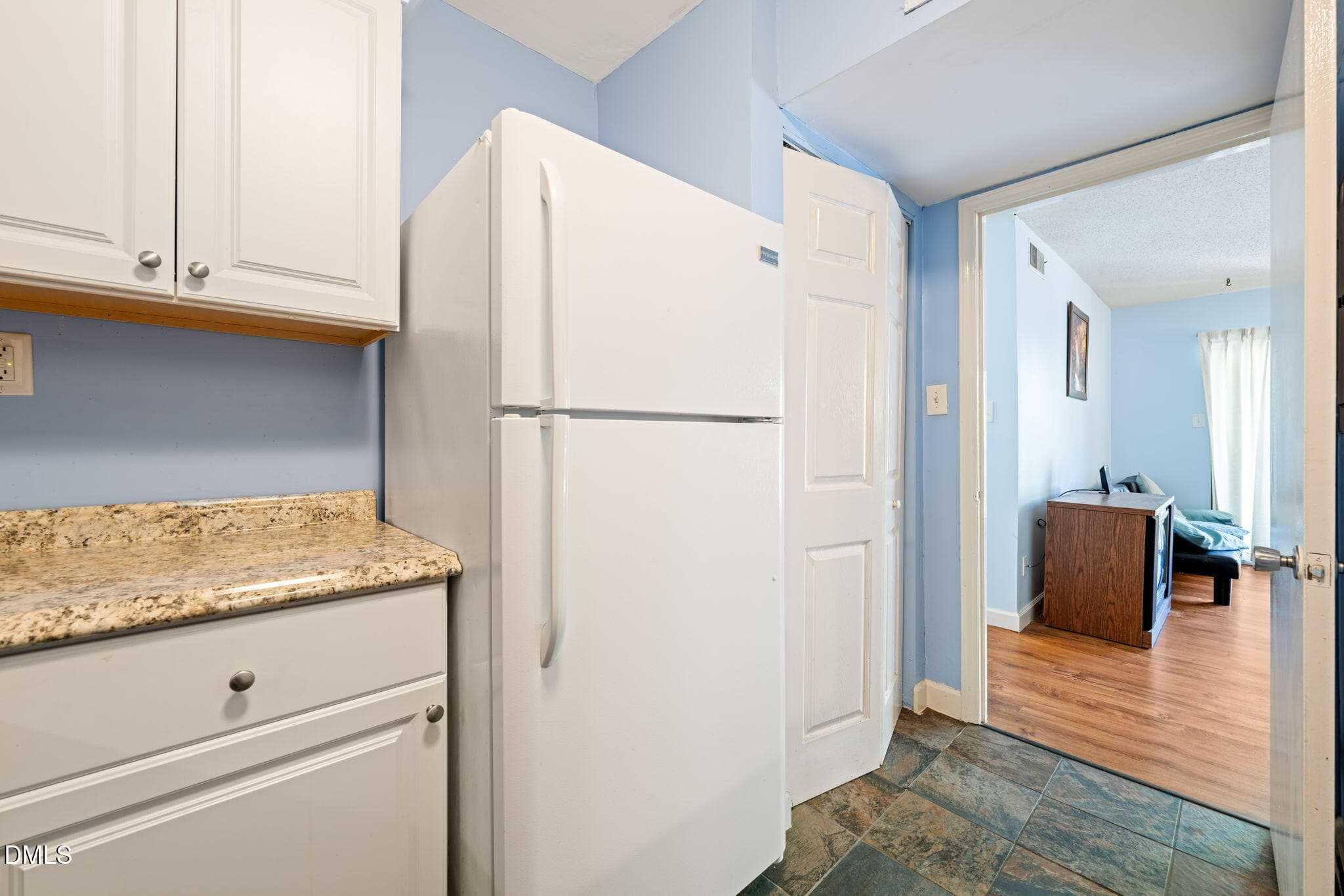 8-web-or-mls-untitled-5 - 500 Umstead Drive 208, Chapel Hill, NC 27516, Chapel Hill