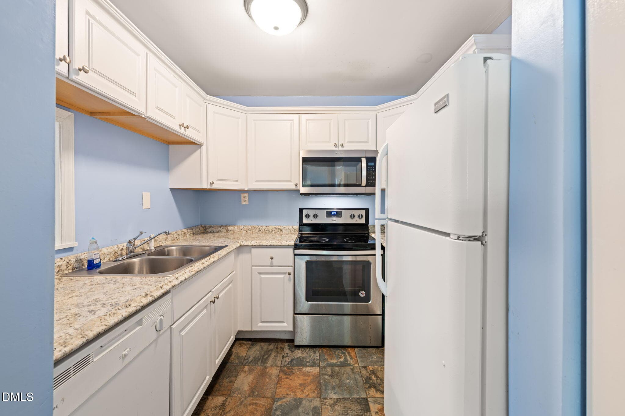11-web-or-mls-untitled-8 - 500 Umstead Drive 208, Chapel Hill, NC 27516, Chapel Hill