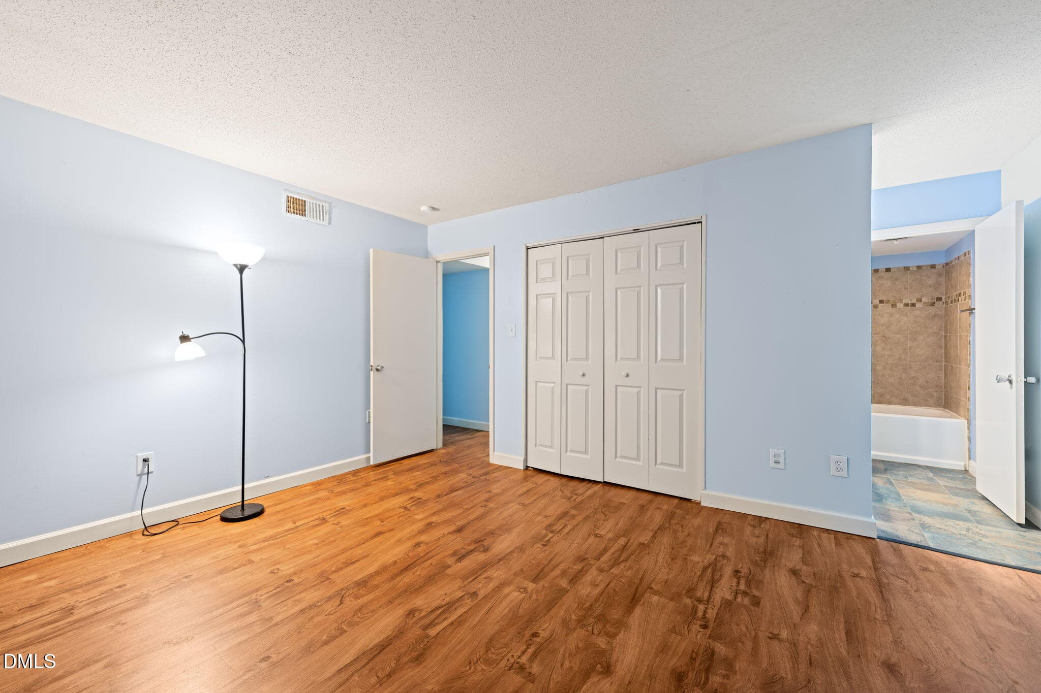 16-web-or-mls-untitled-15 - 500 Umstead Drive 208, Chapel Hill, NC 27516, Chapel Hill